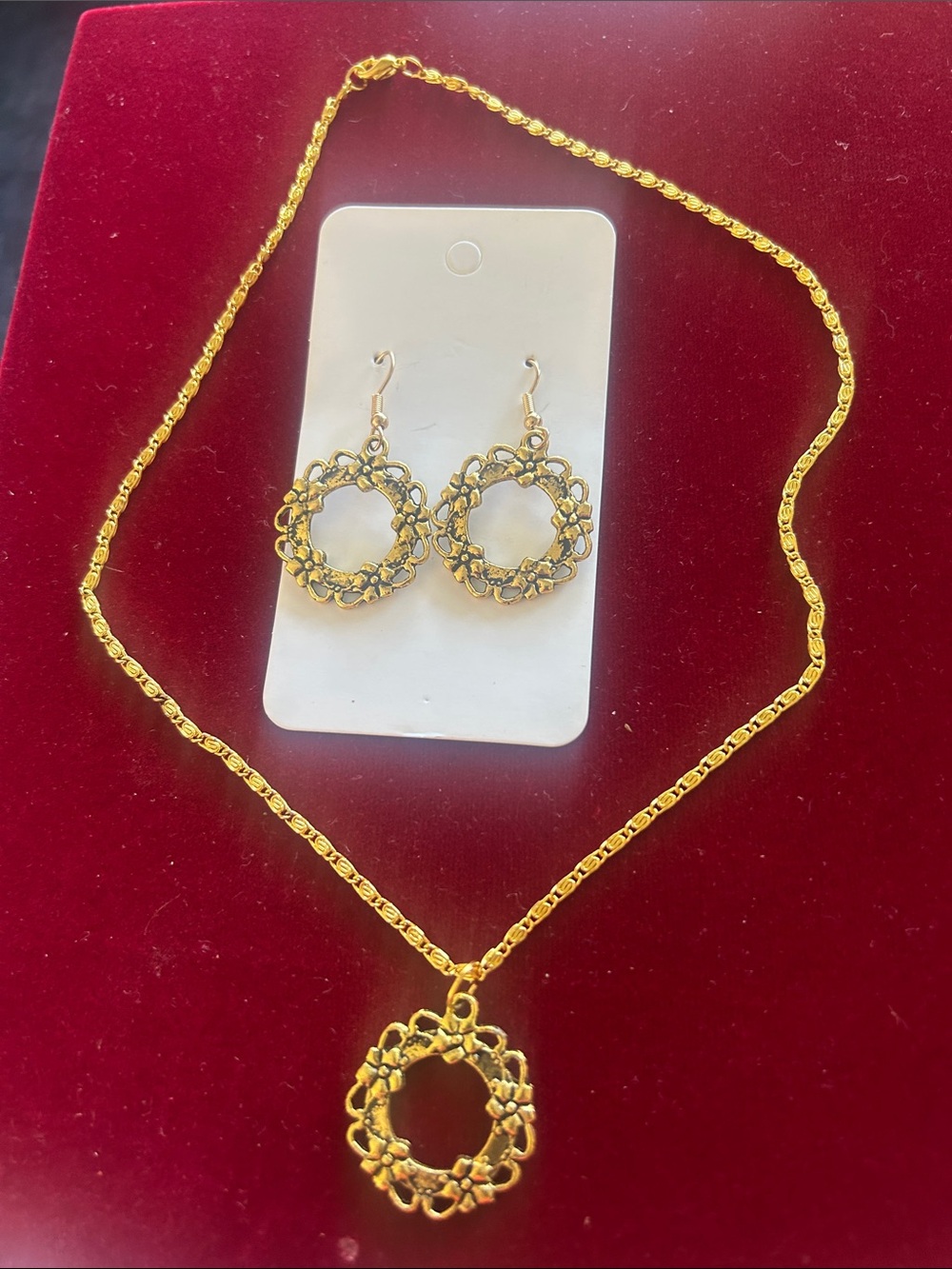 Imitation handmade Gold Floral Circle Necklace and Earrings Set